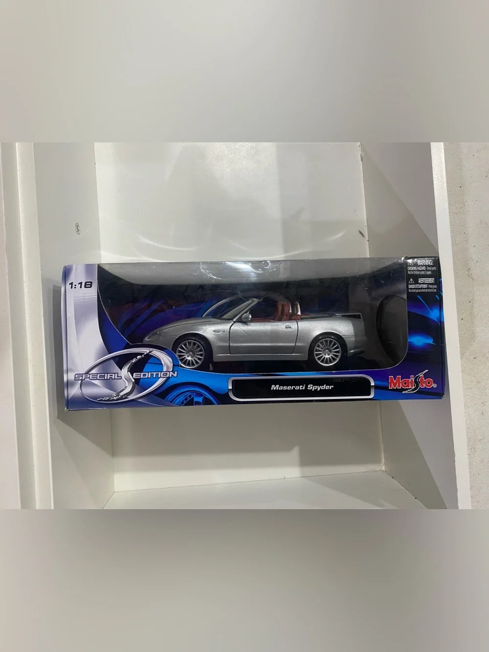 Maisto Maserati Spyder 1:18 Silver Die-Cast Model - Special Edition